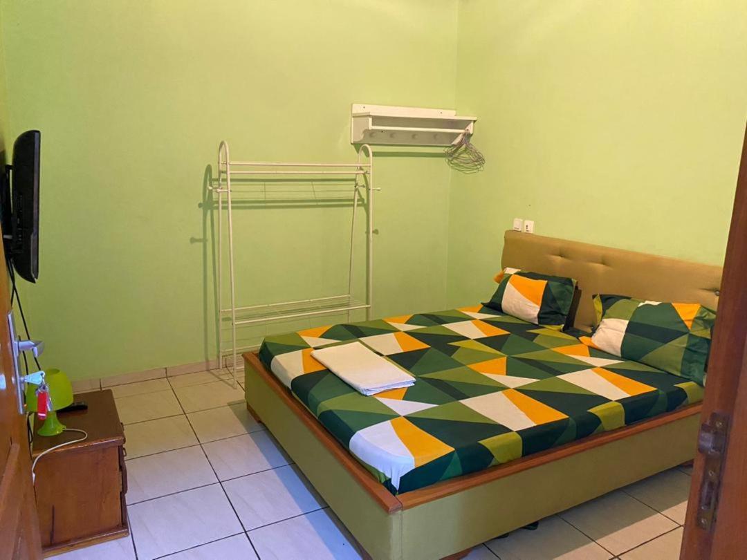 Cave Royale - Chambres-Studios-Apparts Meubles - Logpom Hopithal Des Soeurs Apres Camara Laye Дуала Экстерьер фото